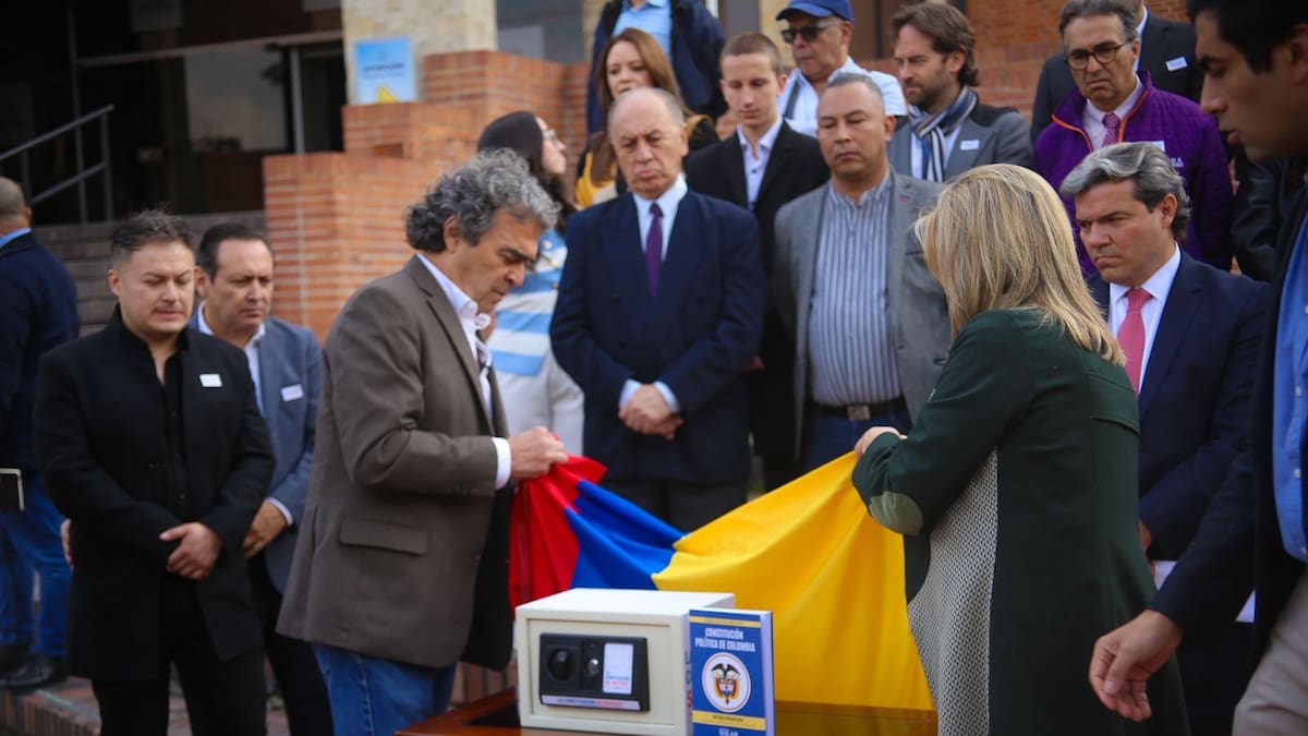 Sergio Fajardo inscribió comité de referendo para frenar Constituyente promovida por Gobierno Petro