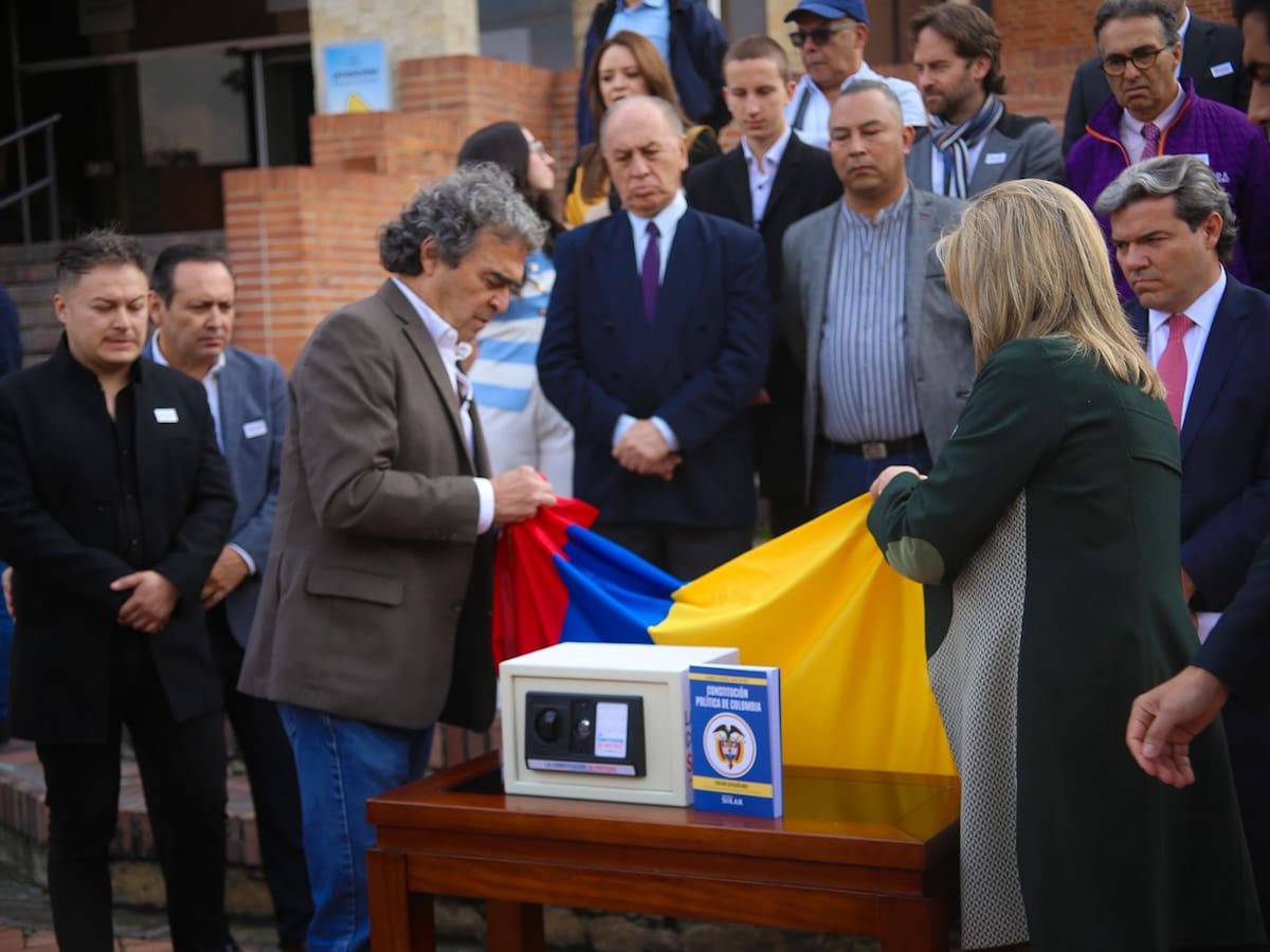 Sergio Fajardo inscribió comité de referendo para frenar Constituyente promovida por Gobierno Petro