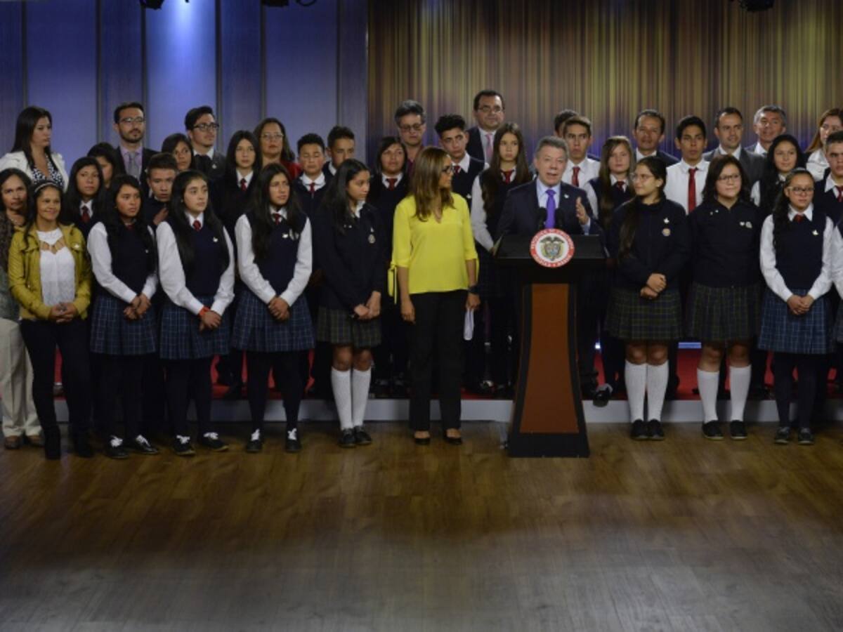 Santos presentó los 34 Colegios que ganaron 2.900 cupos para programa de bilingüismo