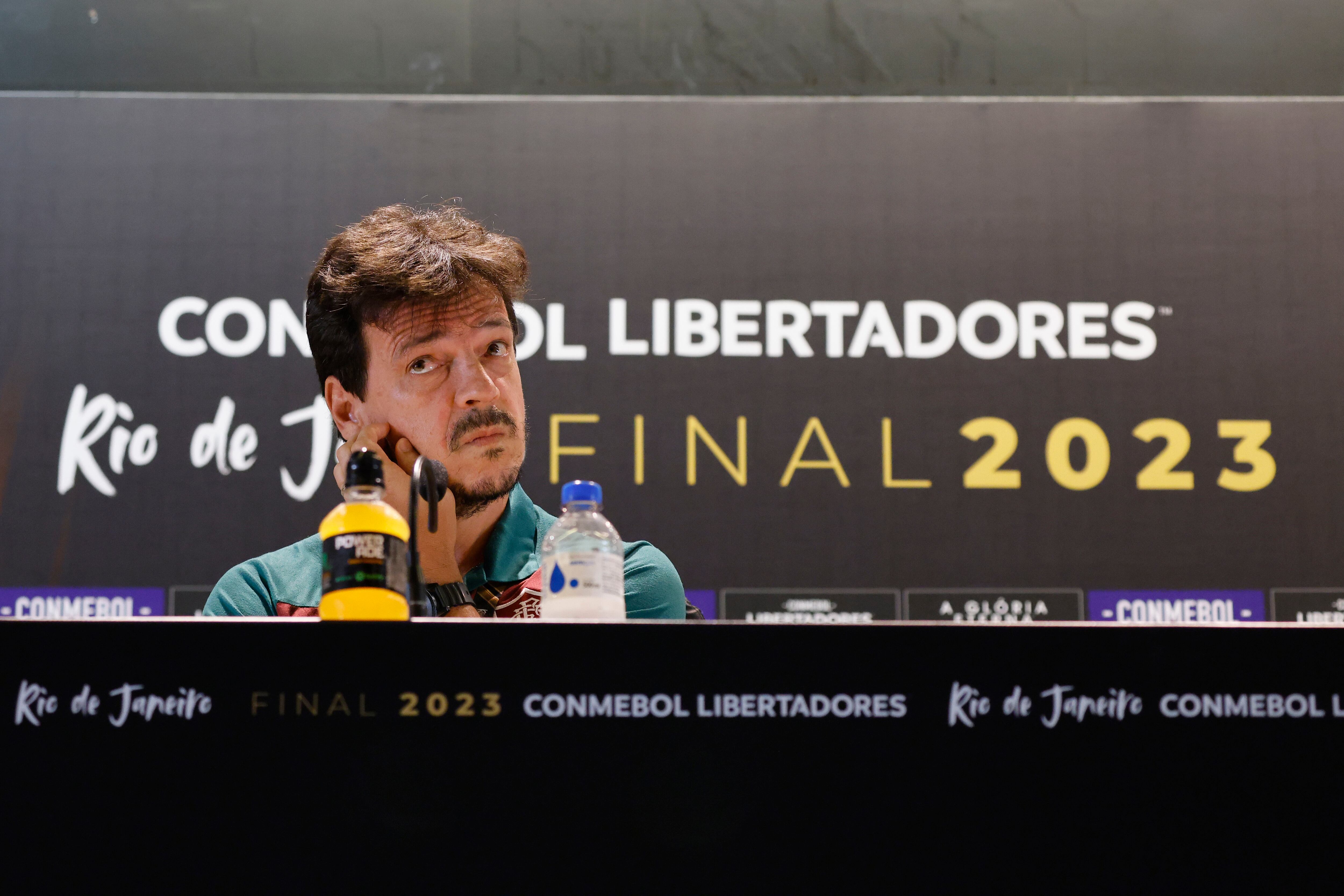 RIO DE JANEIRO, BRAZIL - NOVEMBER 3: Fernando Diniz entrenador de Fluminense