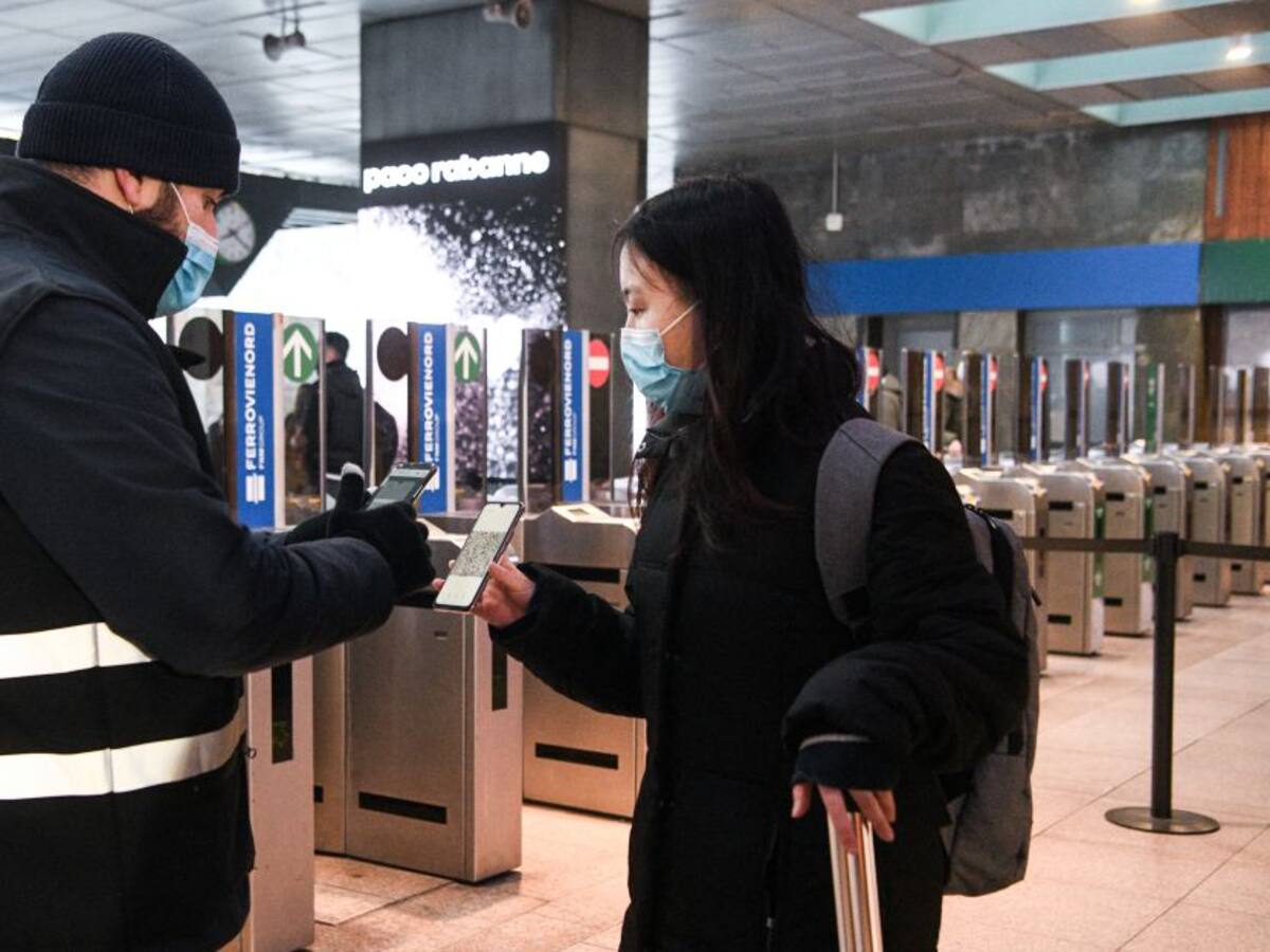 Italia comenzará a multar mayores de 50 años no vacunados