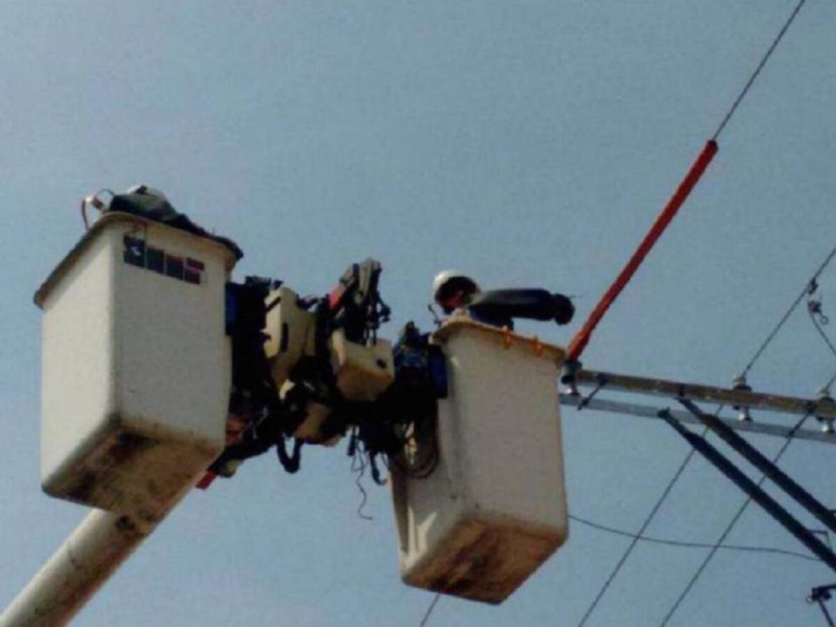 Cae otro cable de alta tensión en Carlos Meisel: habitantes protestan