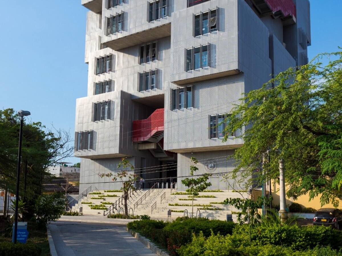 Los Libertadores otorgará becas hasta del 50% a estudiantes cartageneros