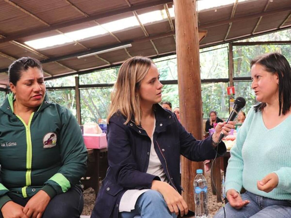 Más de cien mujeres de zonas rurales de Bogotá se capacitan en herramientas digitales
