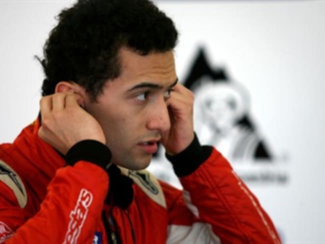 Carlos Huertas termina tercero en válida de la Fórmula Tres Británica