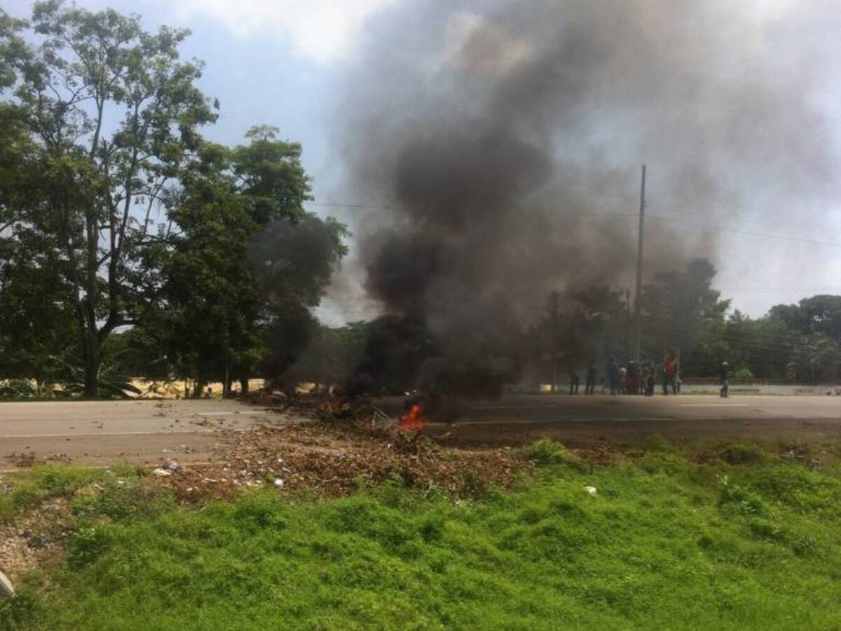 Por falta de energía bloquean troncal de occidente a la altura de Arjona, Bolívar