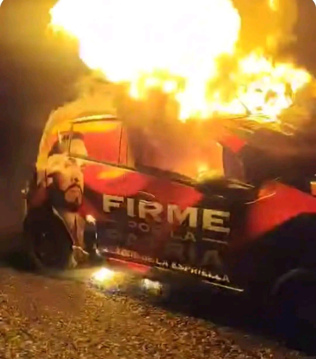 Incineran vehículo de la campaña de Abelardo de la Espriella en Norte de Santander. / Foto: Cortesía.