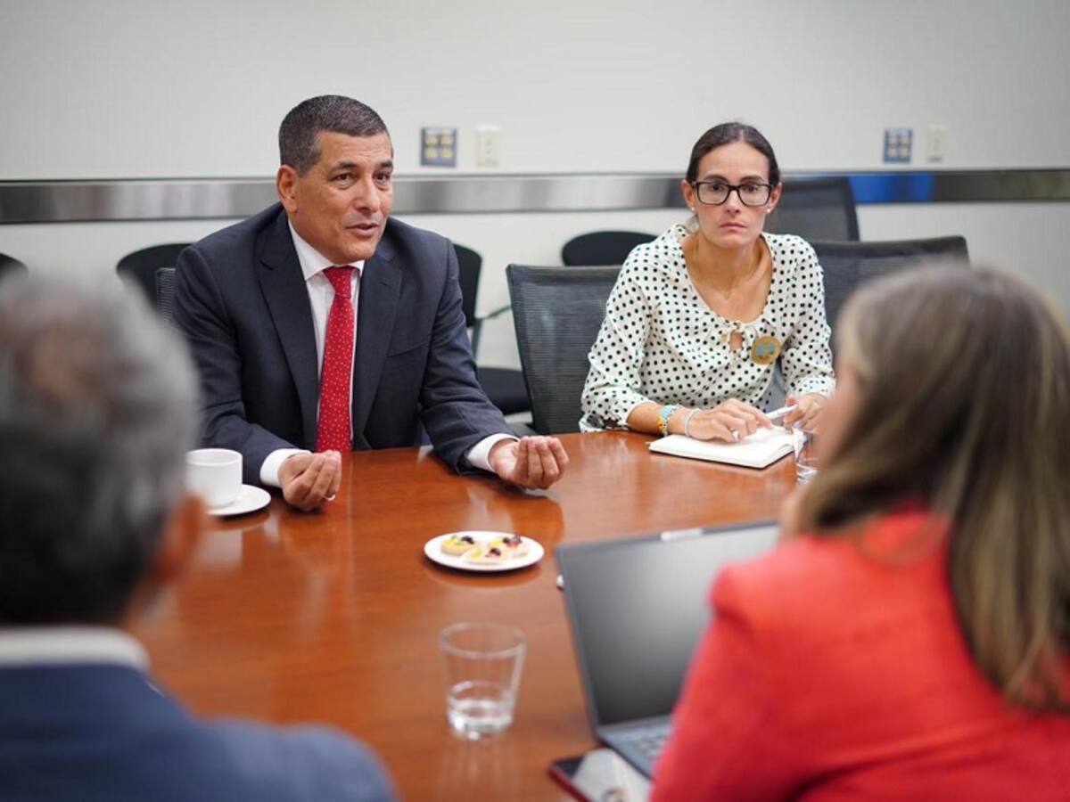 Alcalde Dumek plantea alianzas con el BID y Banco Mundial para concretar grandes proyectos