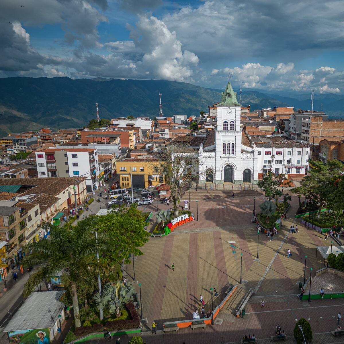 Exhuman cinco cuerpos de personas que estaban en una zona semirural de Santa Bárbara, Antioquia