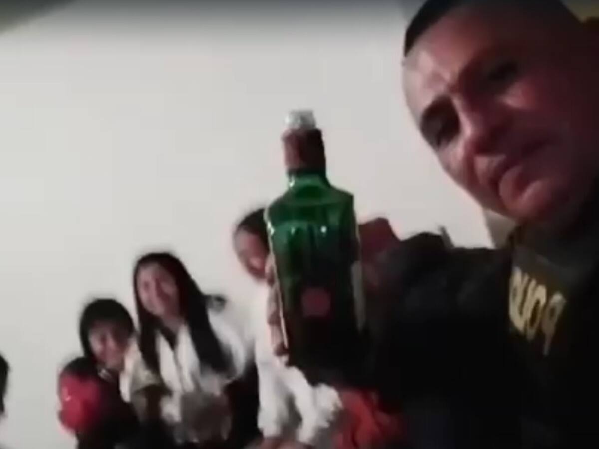 Por fiesta donde se gritó “viva el ELN” un comandante de Policía fue relevado de su cargo