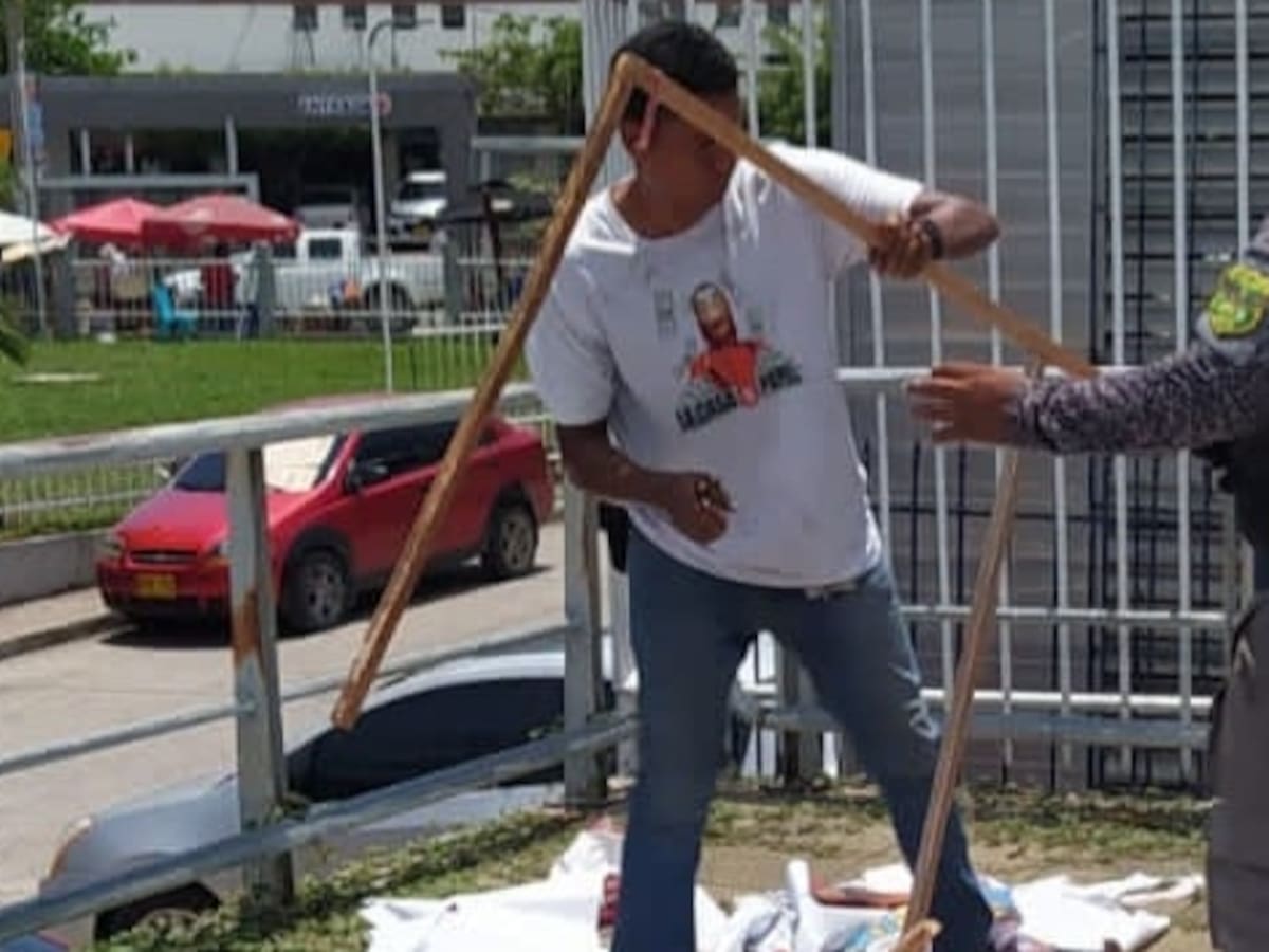 EPA Cartagena lidera operativos de desmonte de avisos en espacio público