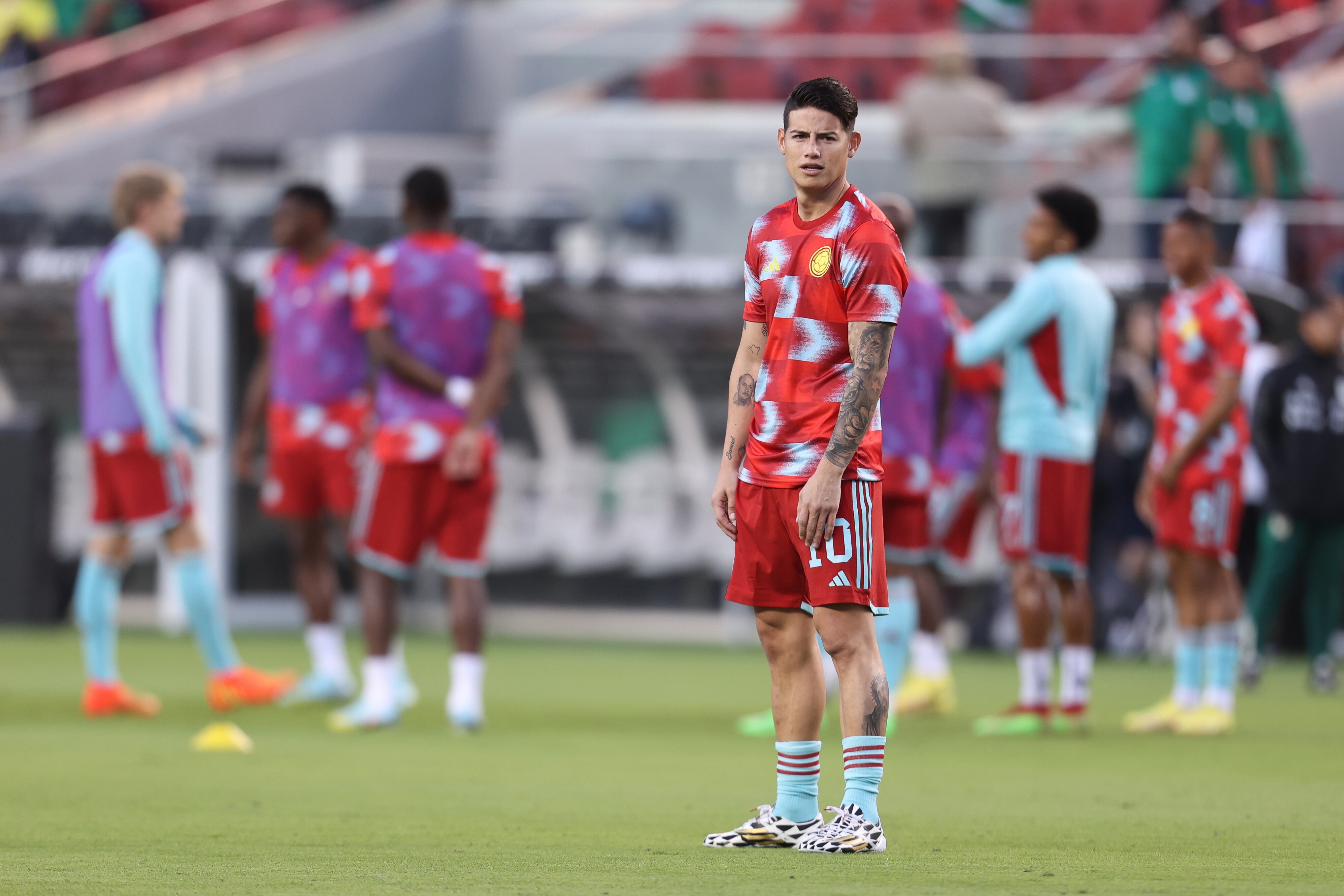 SANTA CLARA, CA - SEPTEMBER 27: James Rodríguez of Colombia warms up before to the friendly match between Mexico and Colombia at Levi's Stadium on September 27, 2022 in Santa Clara, California. (Photo by Omar Vega/Getty Images)