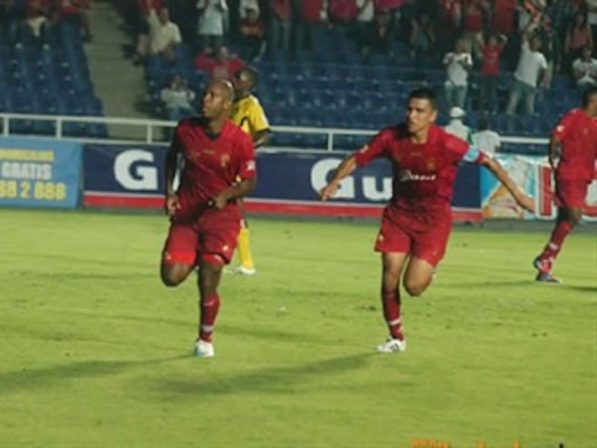 América de Cali derrota al Dépor 1-0 y comparte liderato con Rionegro