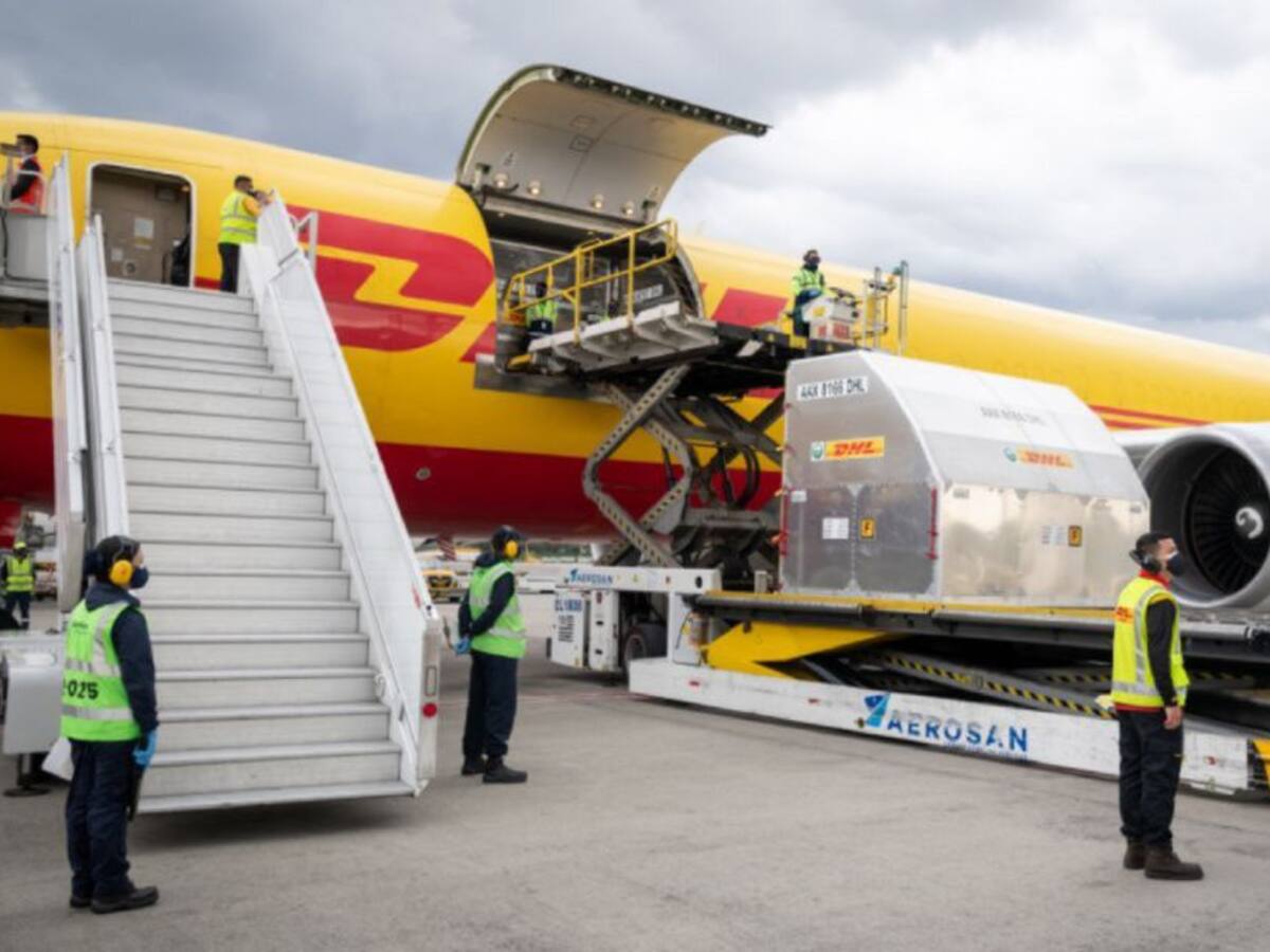 Colombia recibirá el primer lote de vacunas AstraZeneca este fin de semana