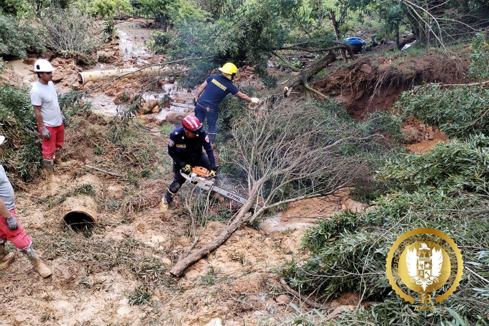 Deslizamientos causados por lluvias intensas dejan sin agua a barrios del noroccidente de Tunja, mientras Veolia y autoridades trabajan contrarreloj para restablecer el servicio.