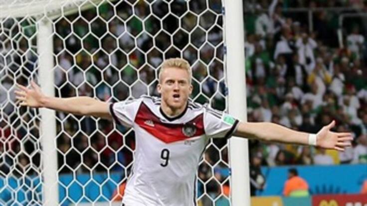 Andre Schuerrle abre el marcador para Alemania ante Argelia