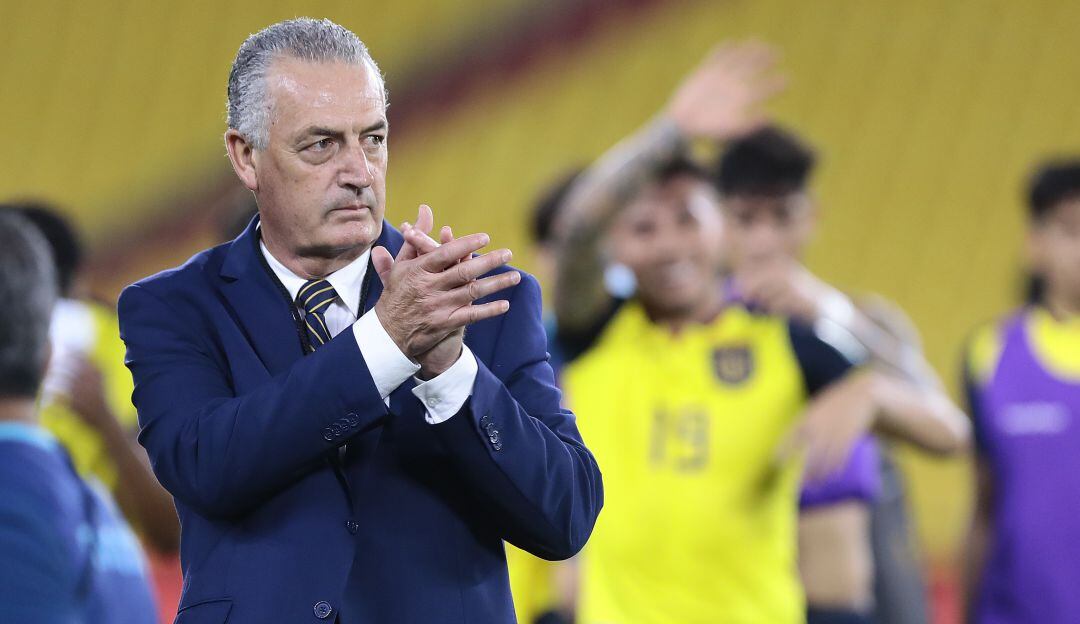 Gustavo Alfaro, DT de Ecuador.