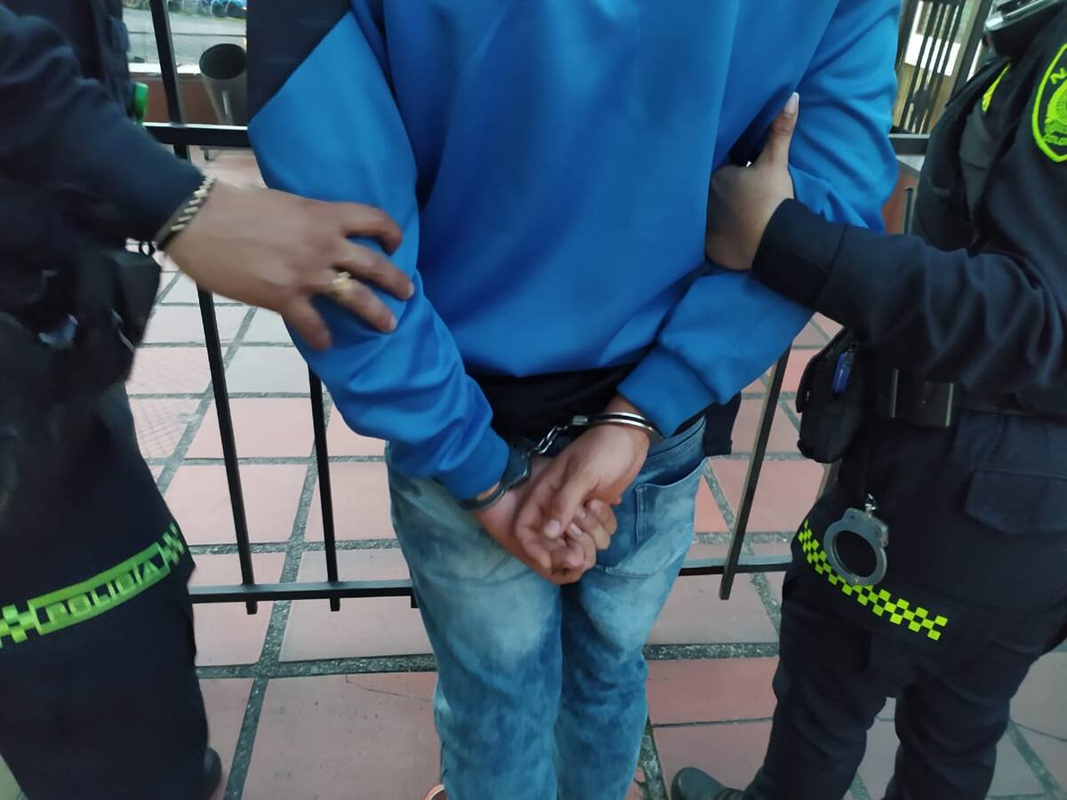 En el centro de Manizales un joven fue herido cuando evitaba que le robaran su celular