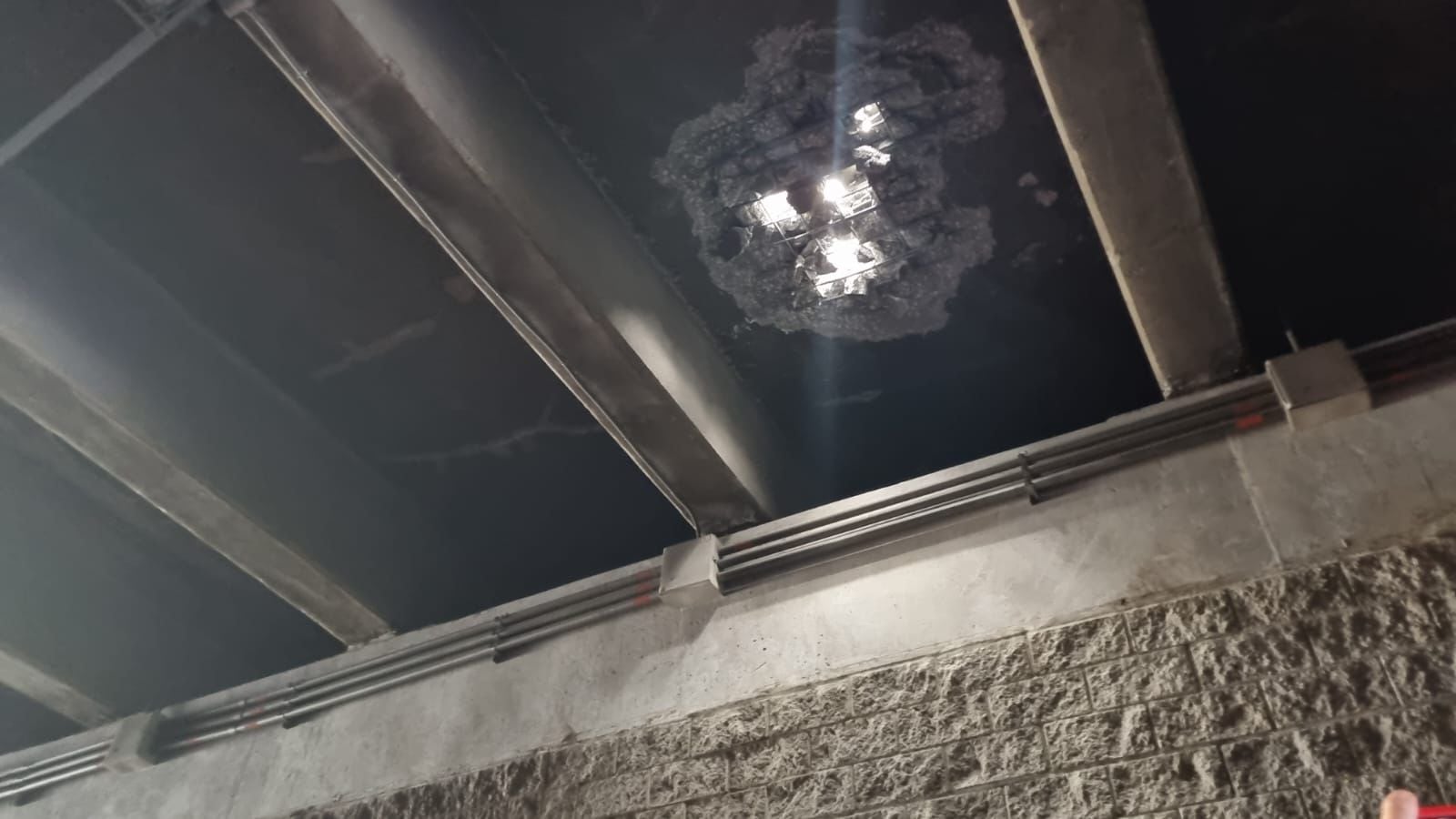 Maquinaria del Metro de Bogotá sería la responsable de los daños en el deprimido de la calle 72