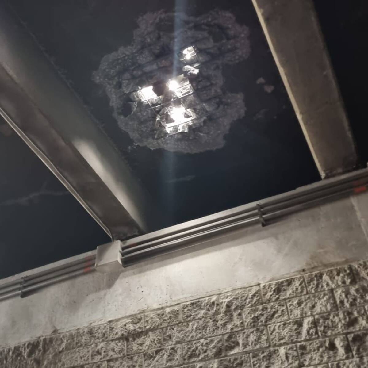 Maquinaria del Metro de Bogotá sería la responsable de los daños en el deprimido de la calle 72