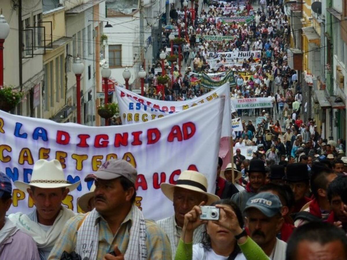 Cafeteros de Caldas anuncian protestas por crisis financiera en el sector