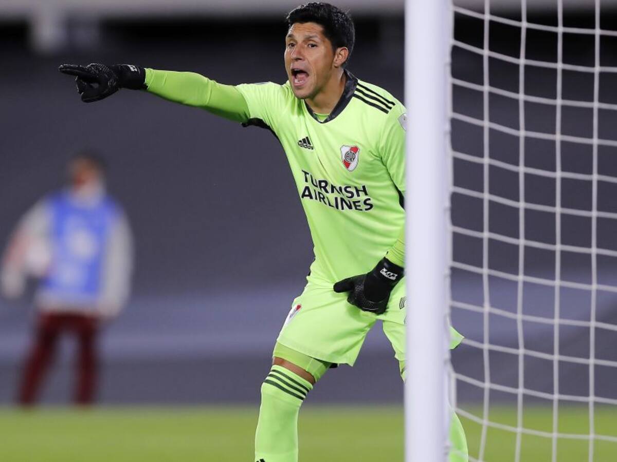 Heroico: River, con Enzo Pérez arquero, eliminó a Santa Fe de Libertadores
