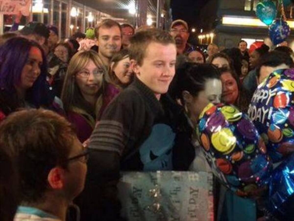 Facebook logra una fiesta numerosa para niño con Asperger