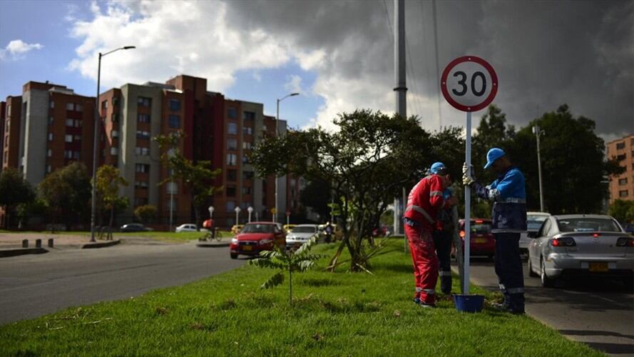 En 2019 la Alcaldía invertirá 32.800 millones en implementación de dispositivos para aumentar la seguridad vial.. Foto: Alcaldía de Bogotá