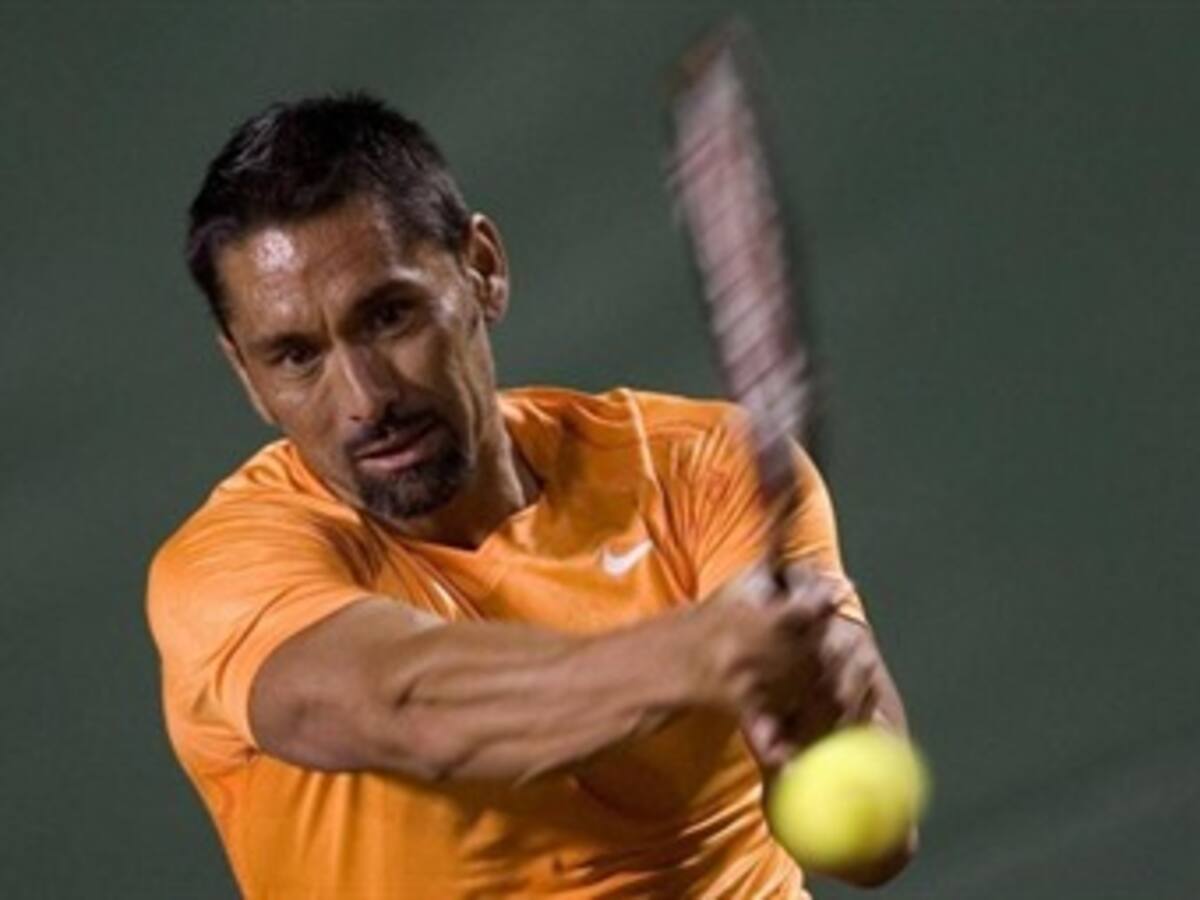 Marcelo Ríos está hospitalizado por una cefalea intensa