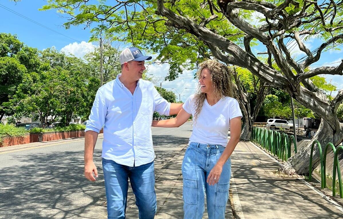 El senador conservador Marcos Daniel Pineda oficializa su respaldo a Natalia López Fuentes.