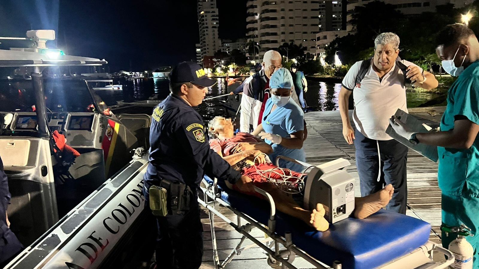 Armada evacúa a adulta mayor de las Islas del Rosario