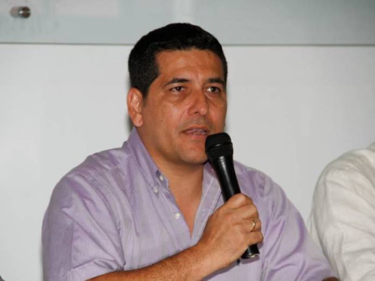 Las FARC estaría haciendo pedagogía para la paz en el sur de Bolívar: Gobernador