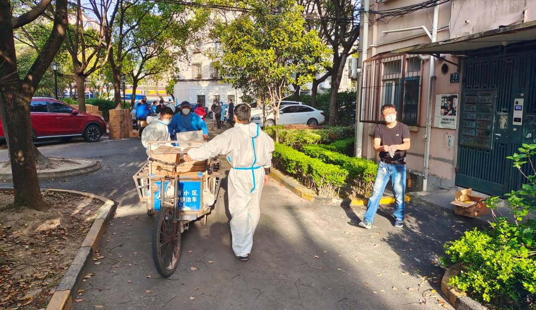 Repartición de alimentos en Shanghái (China).              Foto: Getty 
