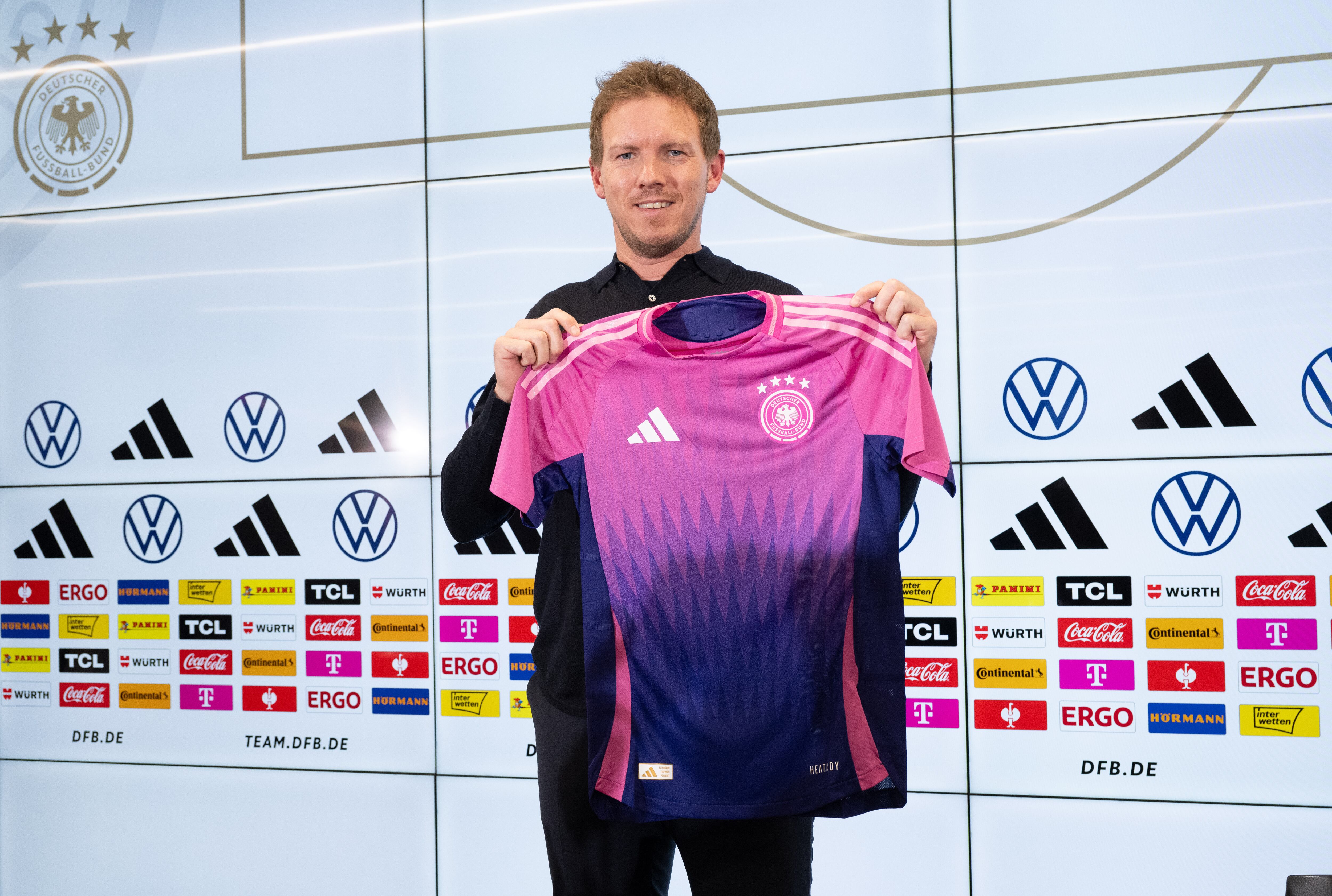 Julian Nagelsmann / Presentación camiseta oficial  (Photo by Boris Roessler/picture alliance via Getty Images)