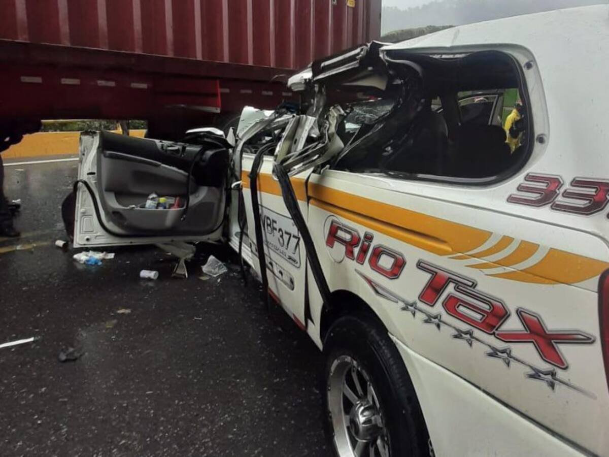 Cinco personas heridas tras un accidente en la vía Manizales - Bogotá