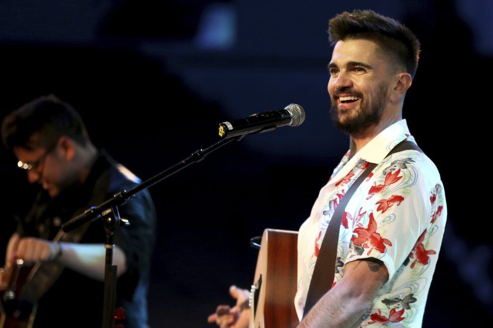 Juan Esteban Aristizábal Vásquez nació en Carolina del Príncipe, Antioquia, el 9 de agosto de 1972.