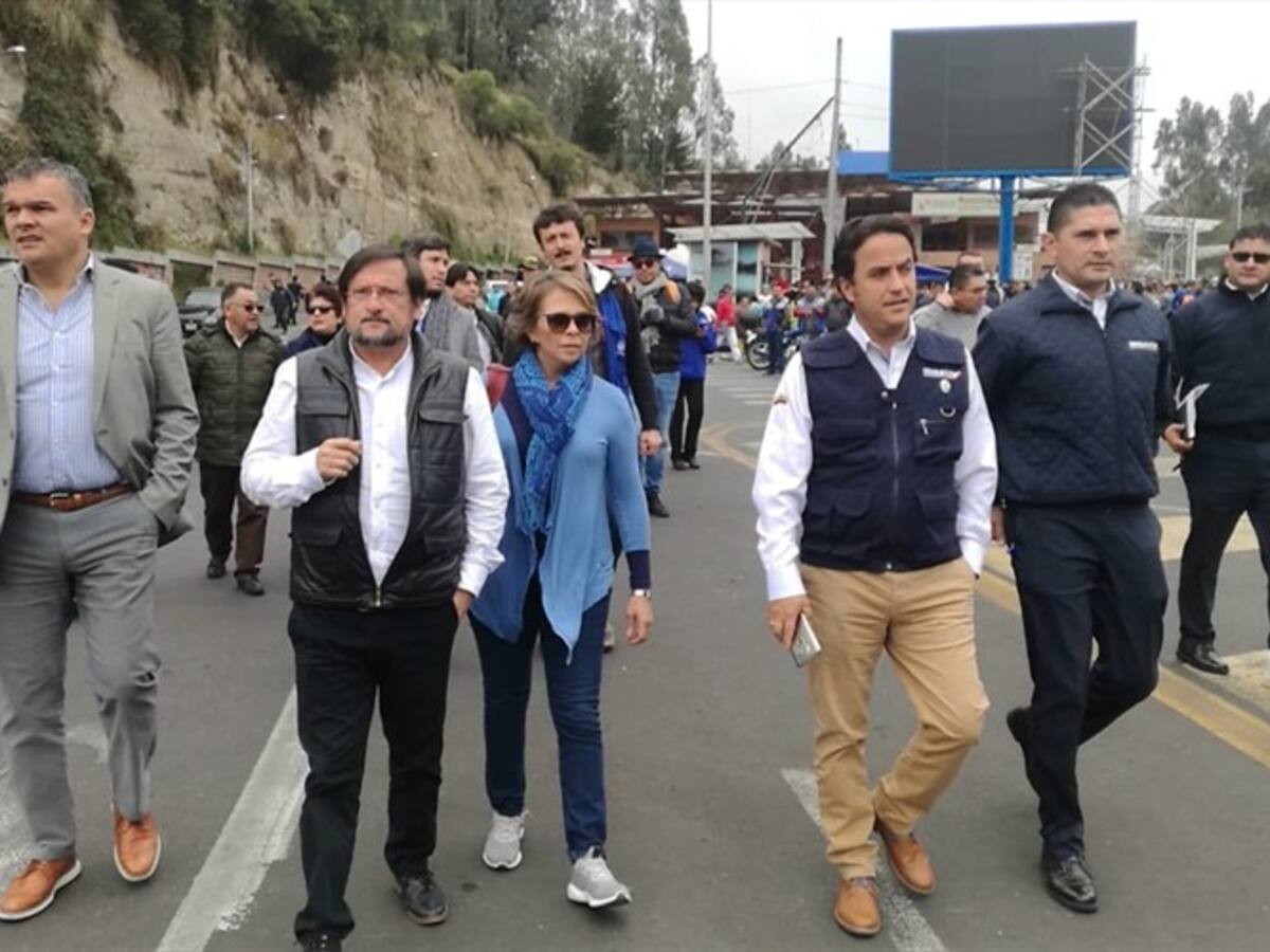 Gobierno se reúne con autoridades en frontera con Ecuador por migración de venezolanos
