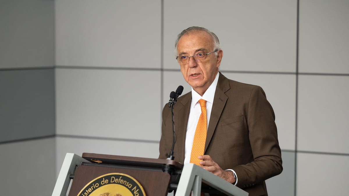 ¿Qué le está pidiendo el Ministerio de Defensa a la Contraloría?