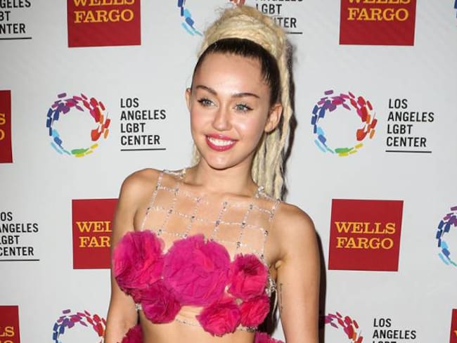 Miley Cyrus en la gala de los premios Vanguard del centro LGBT de Los Ángeles.