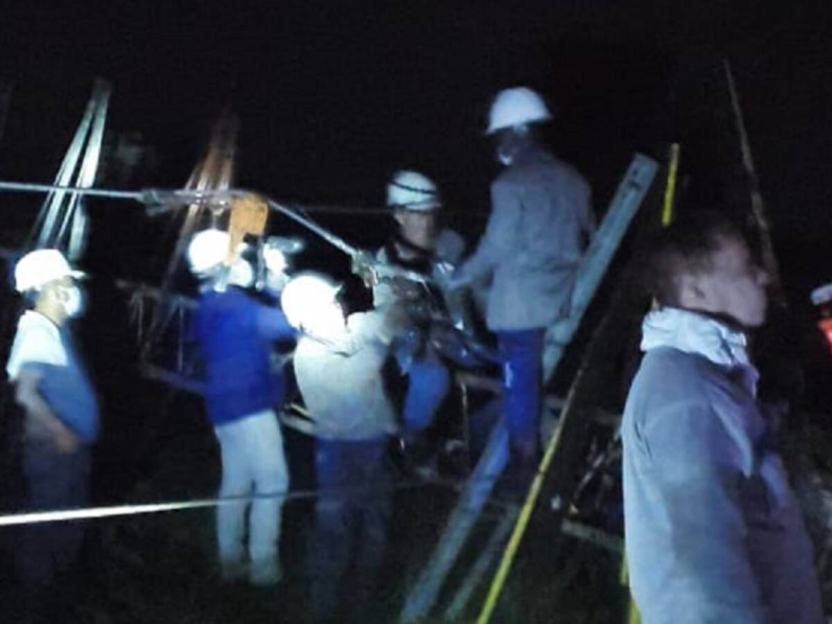 Roban estructuras que suministran energía a tres municipios de Bolívar