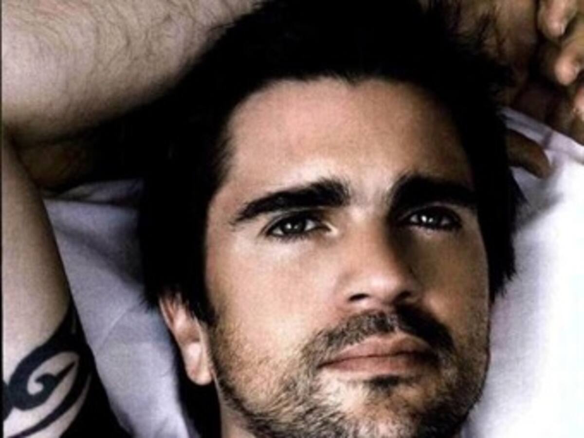 Juanes vuelve a liderar las listas de Latin Albums con su nuevo acústico