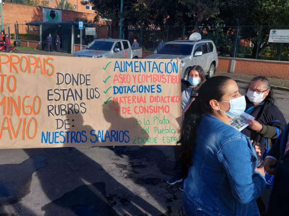 Madres comunitarias denuncian que han recibido alimentos en descomposición