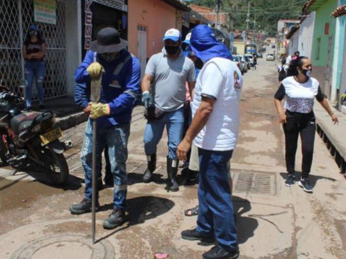 Barrios de Piedecuesta estrenan alcantarillado