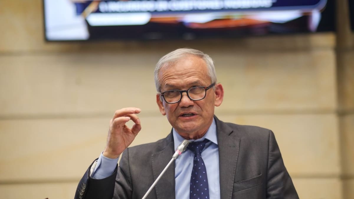 No desmeritamos ninguna denuncia sobre chuzadas: director Carlos Ramón González