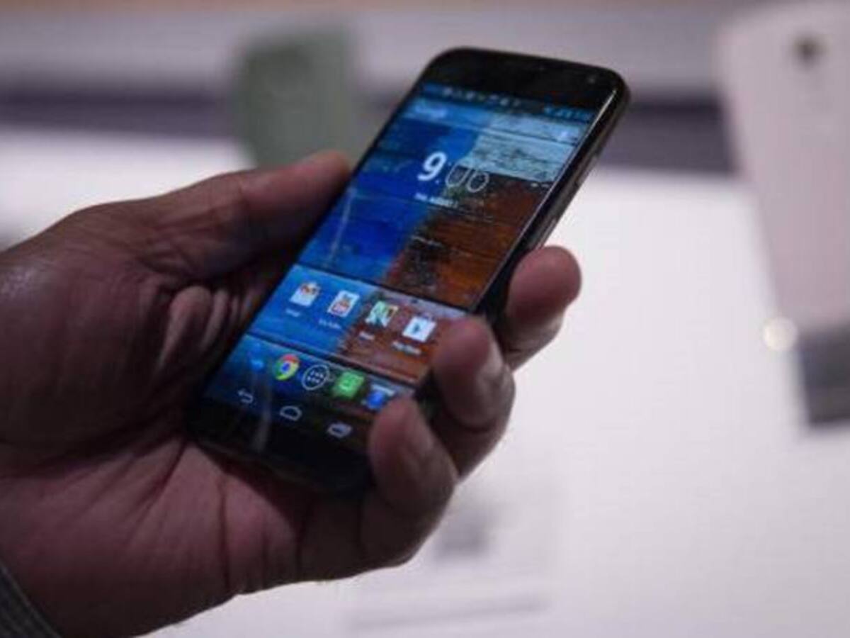 588 celulares decomisó la Policía en tres locales de la Plaza de Mercado