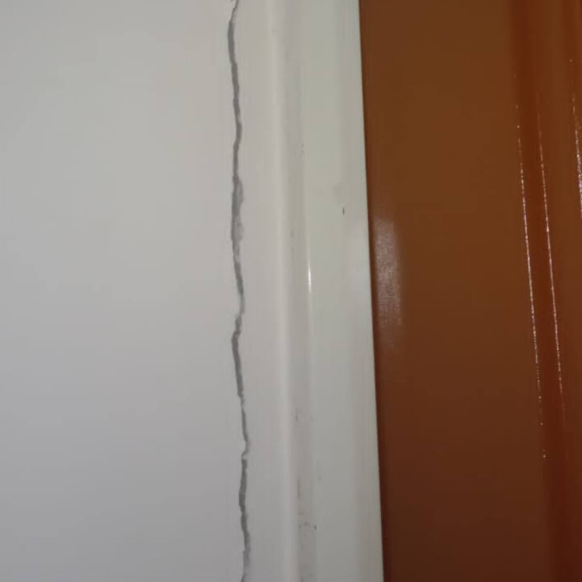En Armenia reportan agrietamiento de viviendas por fuerte sismo