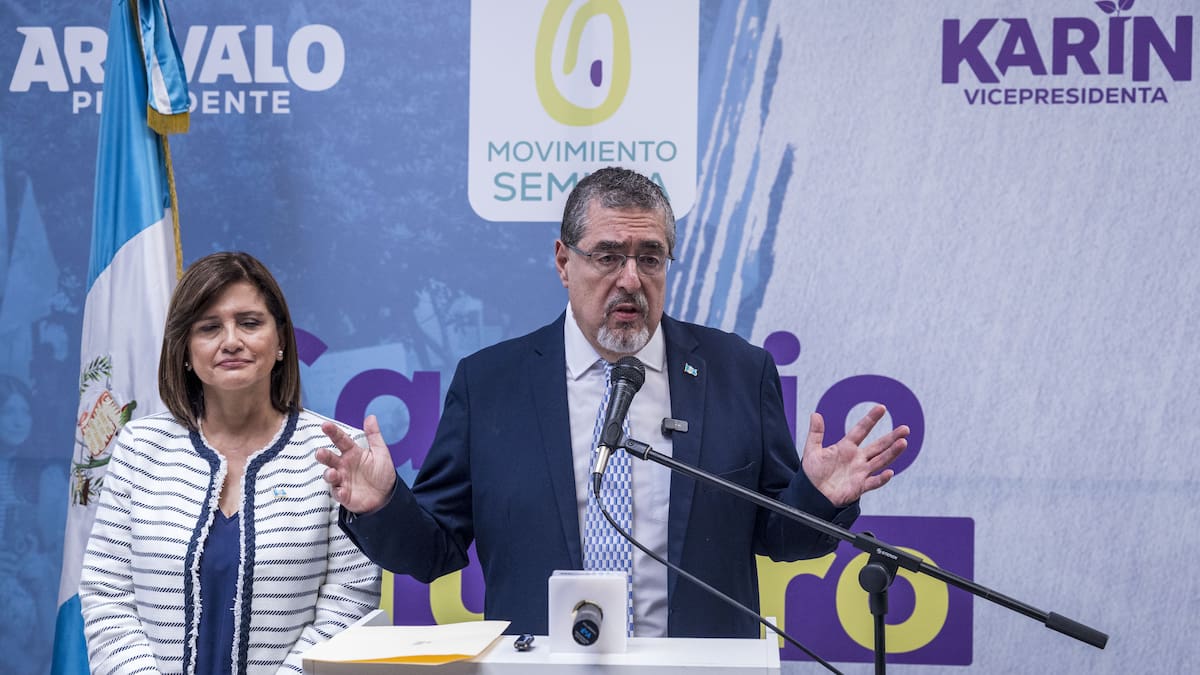 Guatemala: frenan la inhabilitación del partido político del presidente electo