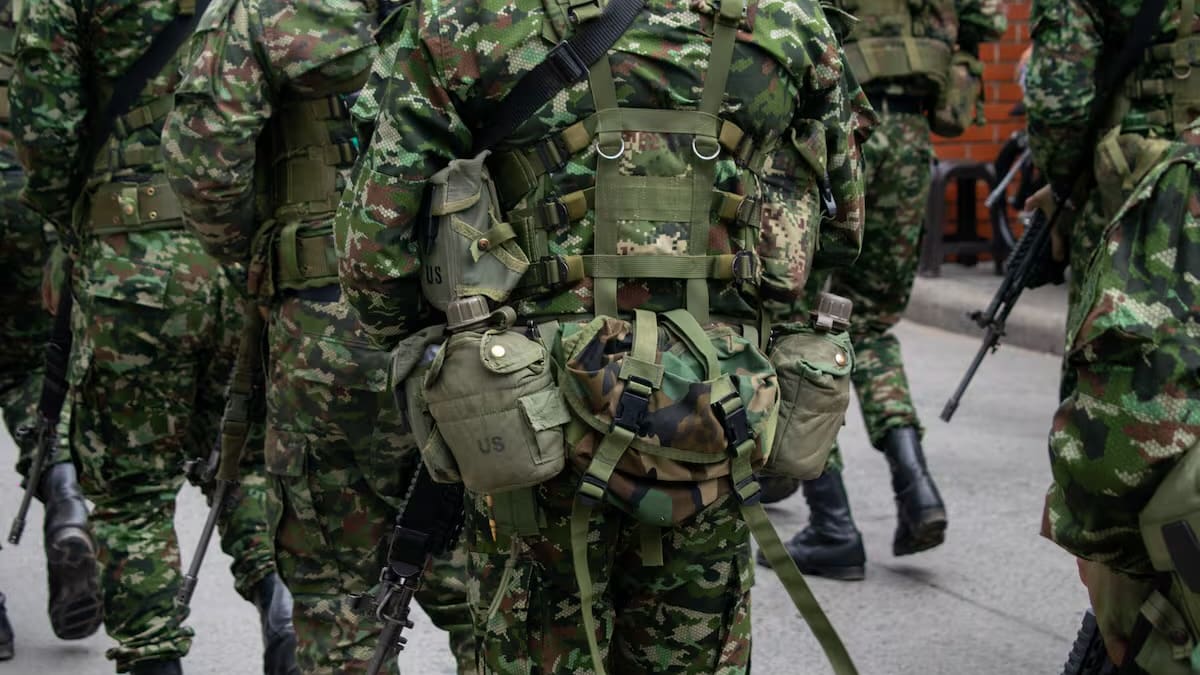 Ejército busca contratar militares en retiro para reentrenar soldados en tácticas, armamento y tiro