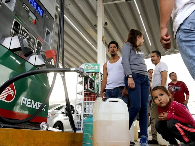 Aumenta la crisis por la escasez de combustible en México
