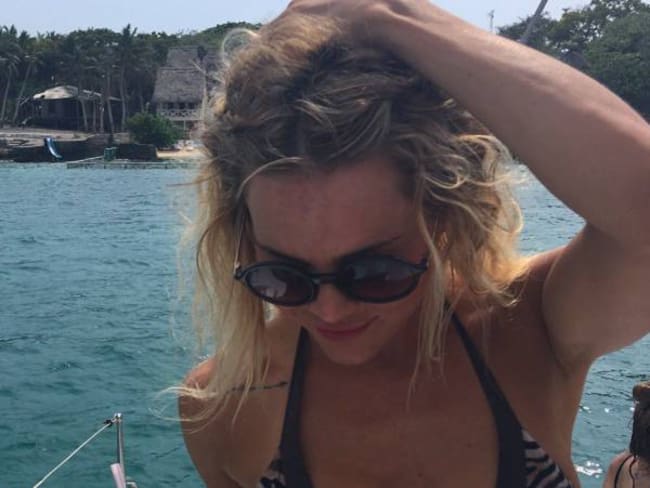 Natalia París paraliza las redes sociales con un sensual baile en vestido de baño